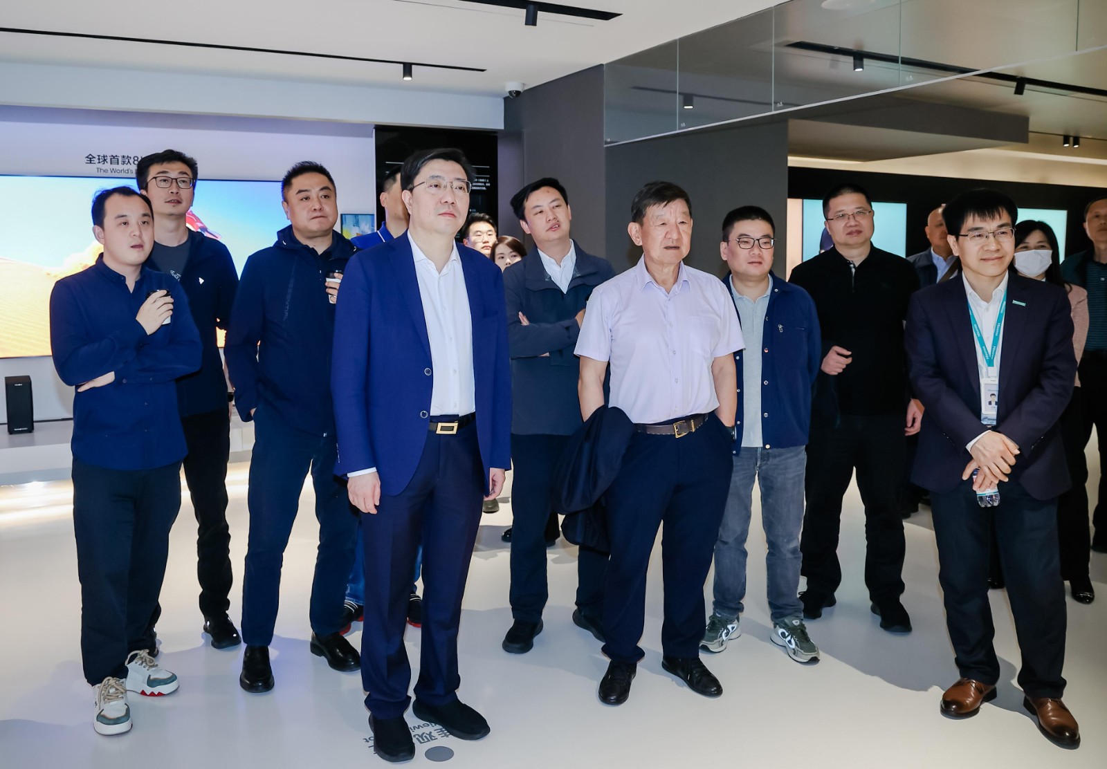 虛擬現(xiàn)實參觀2.jpg 虛擬現(xiàn)實參觀2.jpg